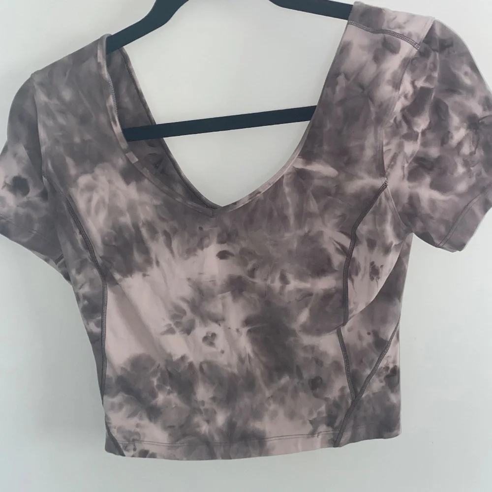 Lulu lemon Align Short Sleeve Cropped Tops (Blue Gray White Marble Active Top) - Picture 4 of 4